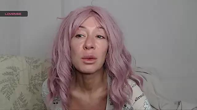 Mimi_la from StripChat is Freechat
