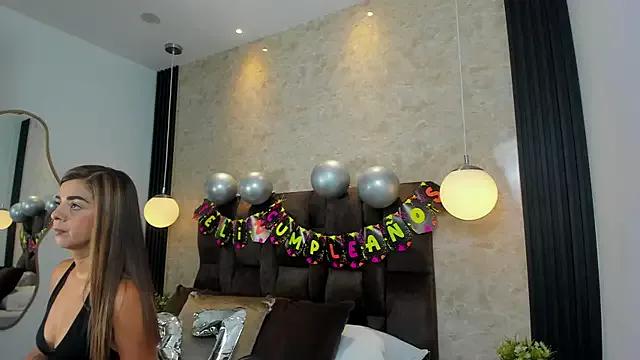 mimicooper from StripChat