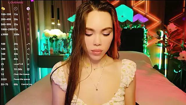 MimiFors from StripChat is Freechat