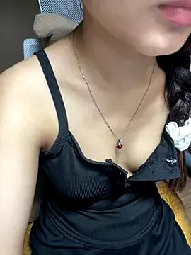 Mina048 from StripChat is Freechat