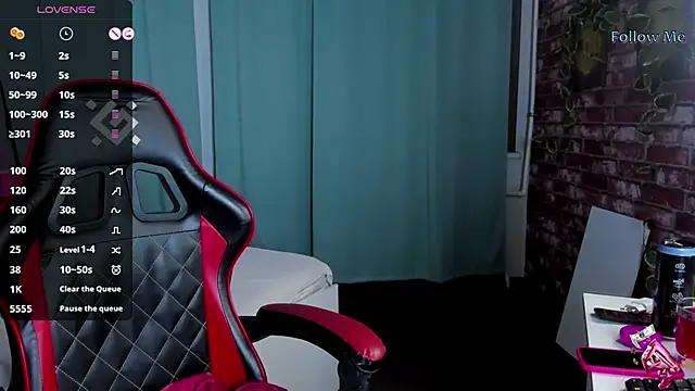 Explore our live girls sluts from our Custom and Multi clubs and checkout exclusive access to highly interactive content, such as shape, hair, titties, pussy type and many more.