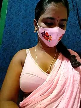 mini-queen from StripChat