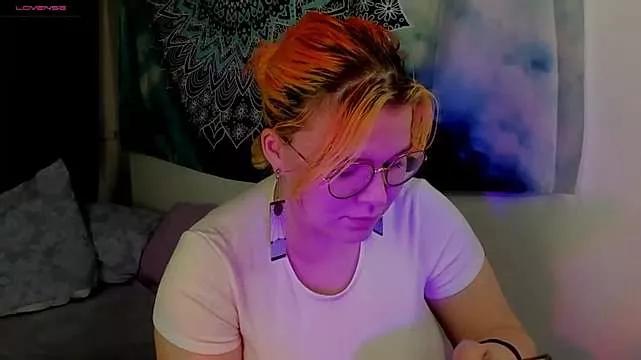 Mini_Mo from StripChat