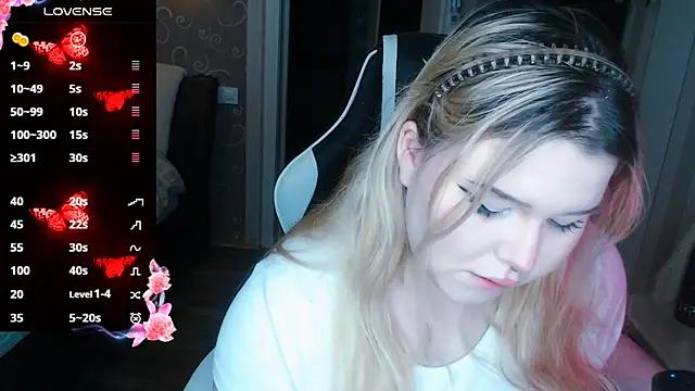 Mini_Mo from StripChat