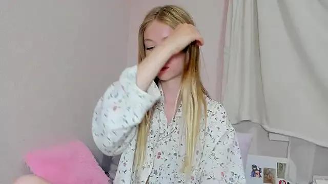 Minidivaa_ webcams show profile image 