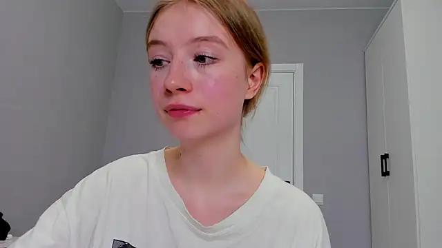 minidivaa_ from StripChat