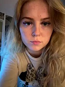 minidollxxx from StripChat is Freechat