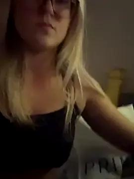 minidollxxx from StripChat