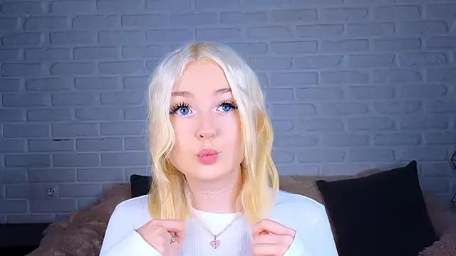 minigirl from StripChat is Freechat
