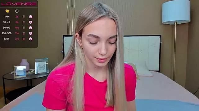 minimaya from StripChat