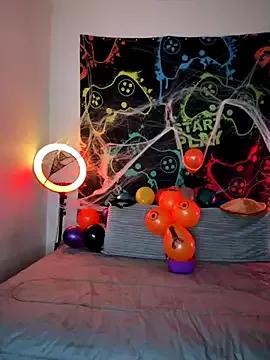 Photos of MiniMonroe from StripChat is Freechat