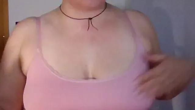 Explore our live girls sluts from our Custom and Multi clubs and checkout exclusive access to highly interactive content, such as shape, hair, titties, pussy type and many more.