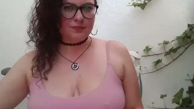 MiraCaramel from StripChat is Freechat
