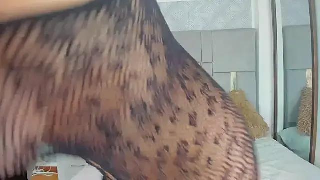 Miranda_Foxx from StripChat is Freechat
