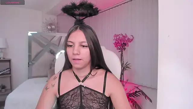 Explore our live girls sluts from our Custom and Multi clubs and checkout exclusive access to highly interactive content, such as shape, hair, titties, pussy type and many more.