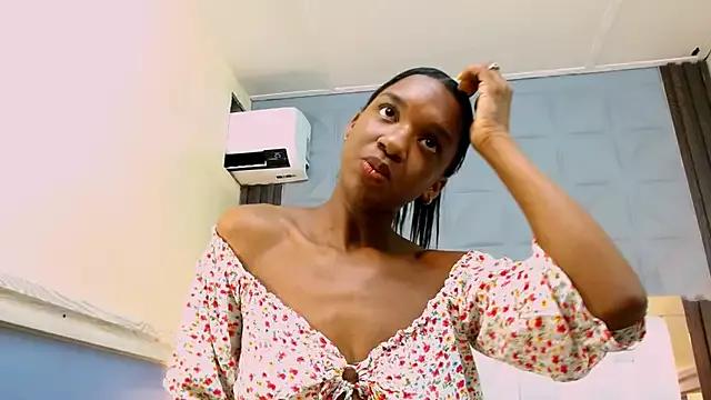 MirandaGrey_ from StripChat is Freechat
