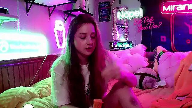 Explore our live girls sluts from our Custom and Multi clubs and checkout exclusive access to highly interactive content, such as shape, hair, titties, pussy type and many more.