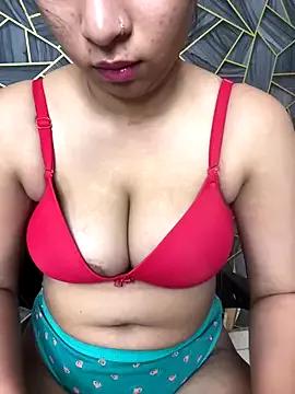 Miss-Ayraa from StripChat