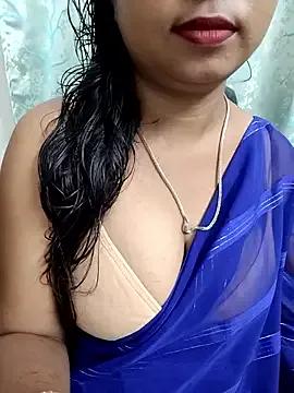 Miss-oly from StripChat is Freechat