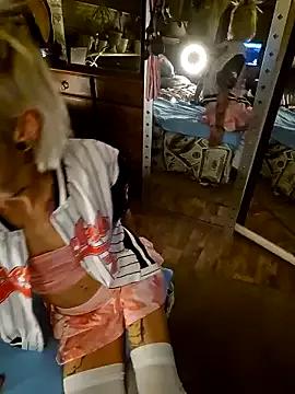 Miss-Paradise from StripChat is Freechat