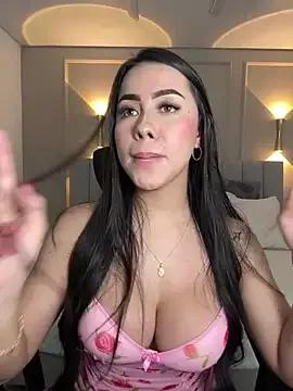 Explore our live girls sluts from our Custom and Multi clubs and checkout exclusive access to highly interactive content, such as shape, hair, titties, pussy type and many more.