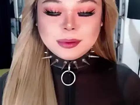 Explore our live girls sluts from our Custom and Multi clubs and checkout exclusive access to highly interactive content, such as shape, hair, titties, pussy type and many more.