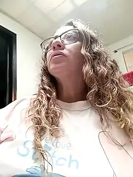 Explore our live girls sluts from our Custom and Multi clubs and checkout exclusive access to highly interactive content, such as shape, hair, titties, pussy type and many more.