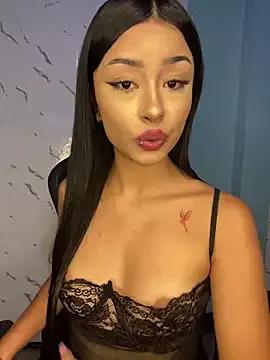 Miss_karol from StripChat is Freechat