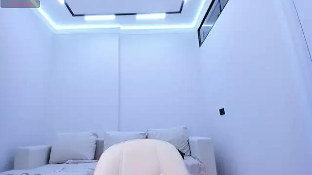 miss_shine from StripChat