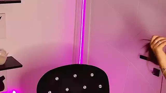 MissAmeliaa from StripChat is Freechat
