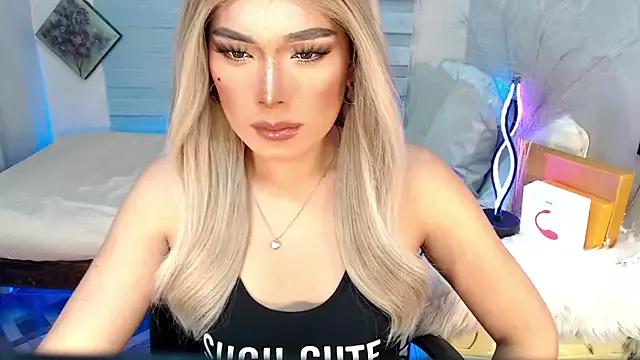 Explore our live girls sluts from our Custom and Multi clubs and checkout exclusive access to highly interactive content, such as shape, hair, titties, pussy type and many more.