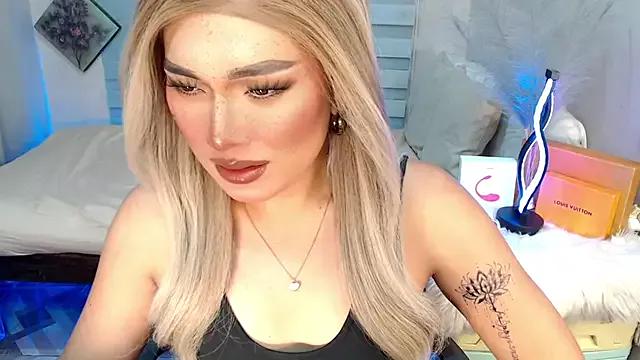 Missavacroft from StripChat is Freechat