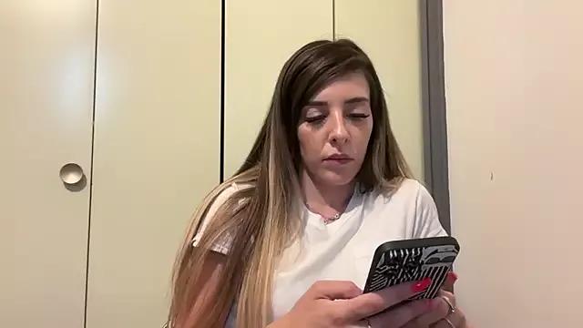 MissBella131 from StripChat