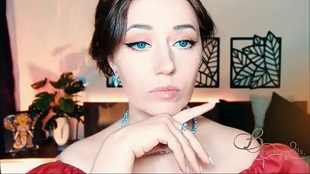 MissBeverlyMills from StripChat