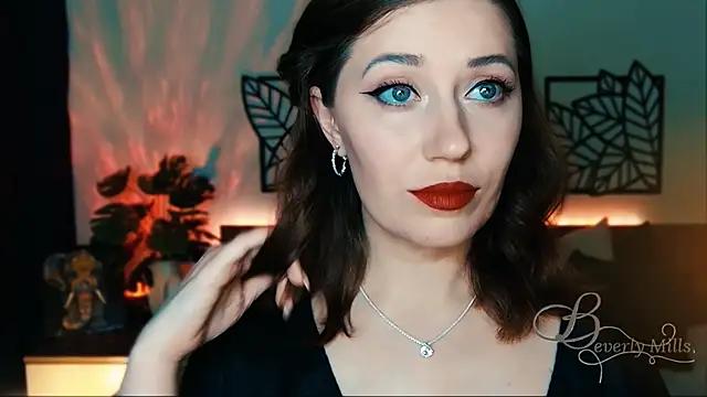 MissBeverlyMills from StripChat