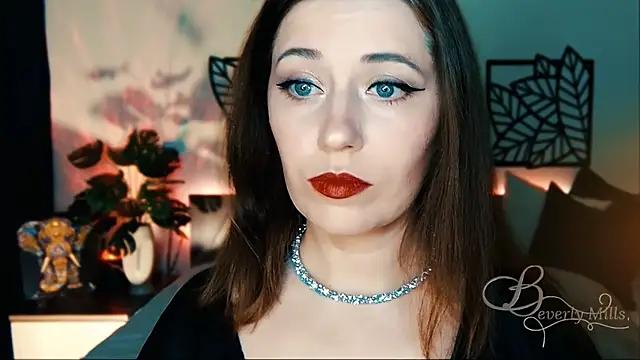 MissBeverlyMills from StripChat