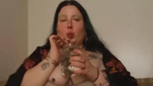MissBika from StripChat