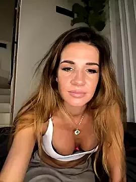 Explore our live girls sluts from our Custom and Multi clubs and checkout exclusive access to highly interactive content, such as shape, hair, titties, pussy type and many more.