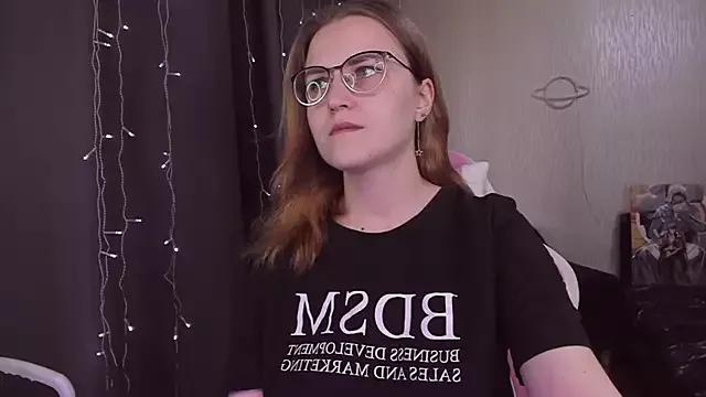 MissBrightShine from StripChat