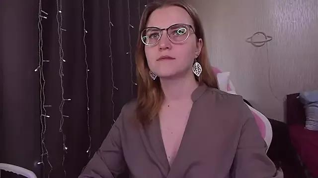 MissBrightShine from StripChat is Freechat