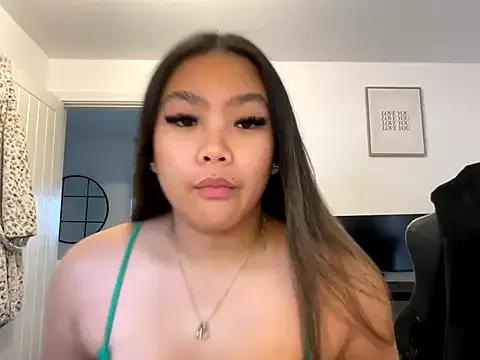 MissCherryyxox from StripChat