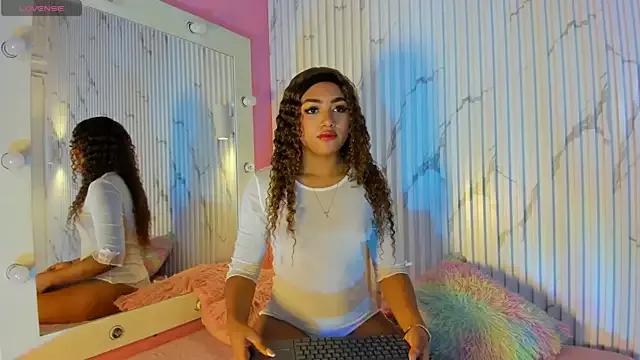 Missdionne_curly from StripChat is Freechat