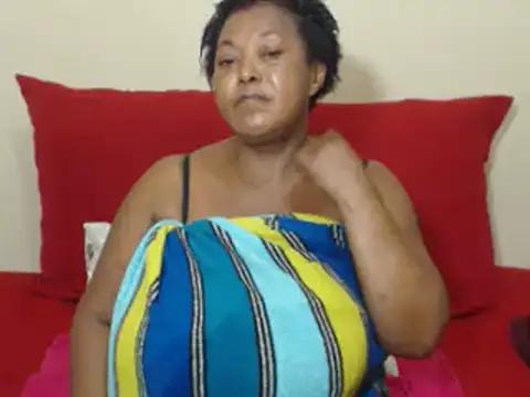 MissHotBOOBSGG from StripChat