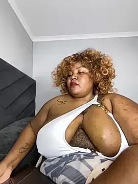 MissLola27 from StripChat