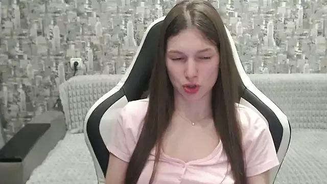 Explore our live girls sluts from our Custom and Multi clubs and checkout exclusive access to highly interactive content, such as shape, hair, titties, pussy type and many more.
