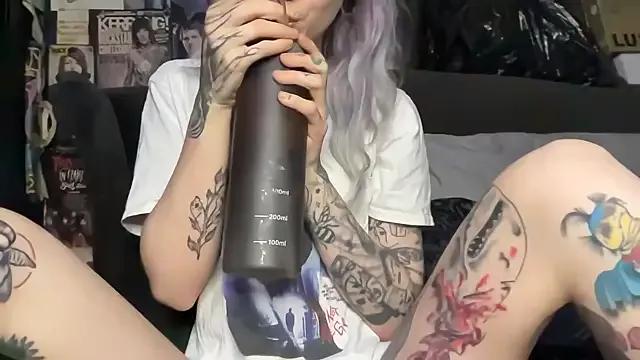 MissMidnightUK from StripChat