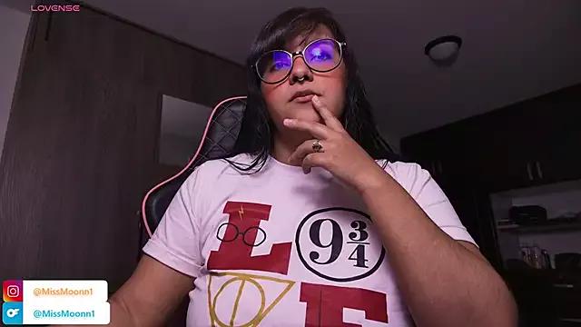 MissMoonn1 from StripChat