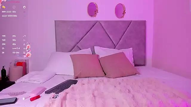 MissPocahontass from StripChat