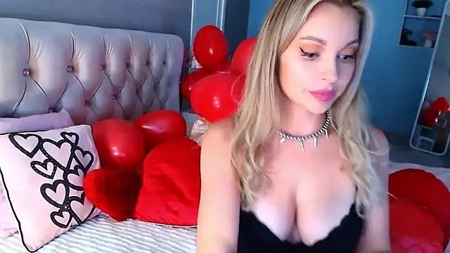MissSiona from StripChat