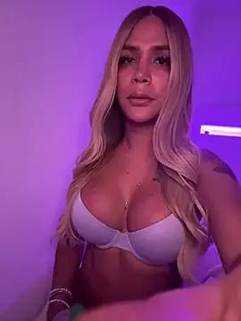 Explore our live girls sluts from our Custom and Multi clubs and checkout exclusive access to highly interactive content, such as shape, hair, titties, pussy type and many more.